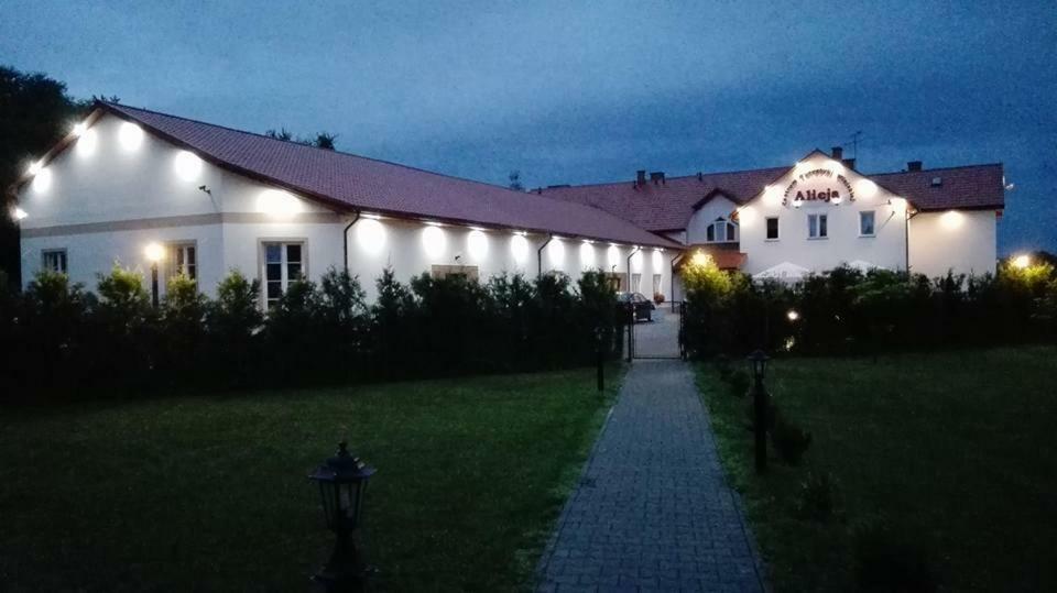 Ksiezpol Centrum Turystyki Wiejskiej Alicja מראה חיצוני תמונה